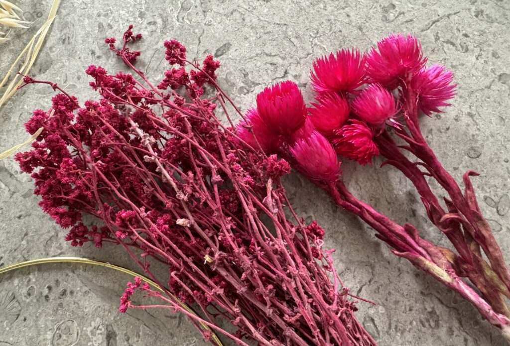 Blumen für Trockenblumenkranz