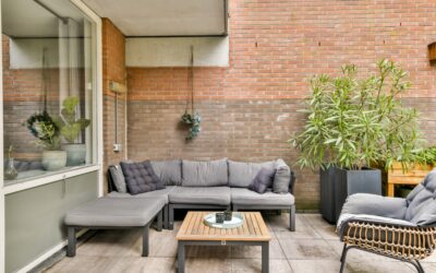 Terrasse gestalten: Wie sich Pflanzen, Boden und Möbel kombinieren lassen 